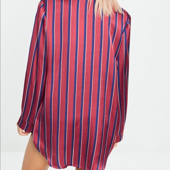 Oversized satin like button up blouse - Picture 2 of 3